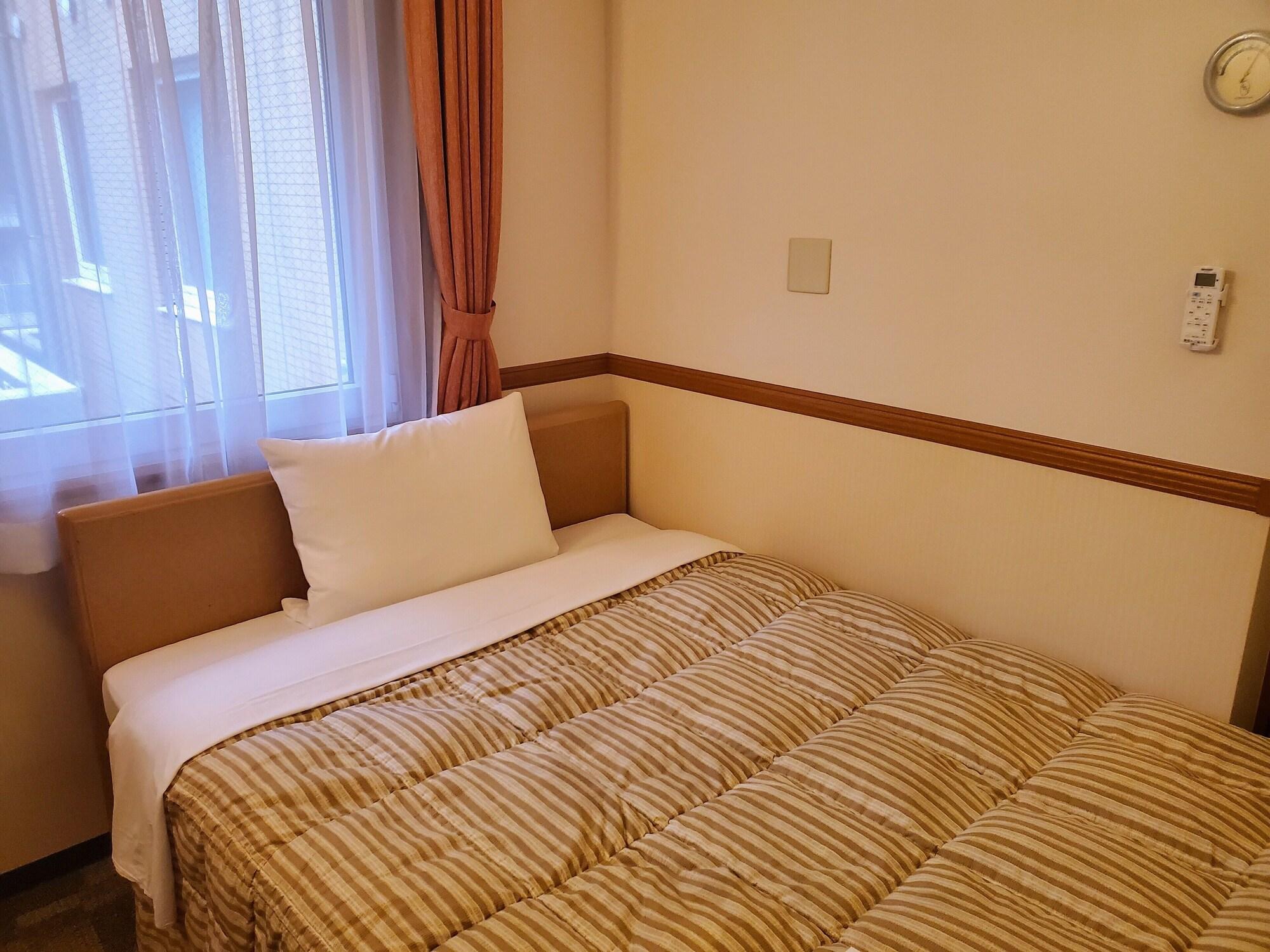 Toyoko Inn Tokyo Ikebukuro Kita Guchi No 2 Exterior photo
